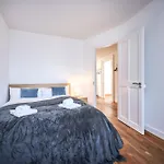 5, Apartment, Central, Modern, Spacious Apartman