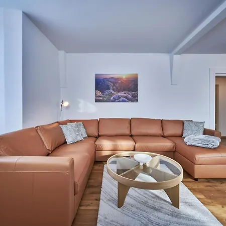 5, Apartment, Central, Modern, Spacious شقة