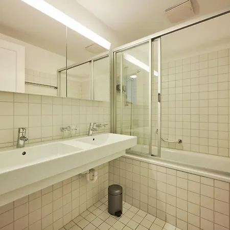 5, Apartment, Central, Modern, Spacious Lägenhet Bern