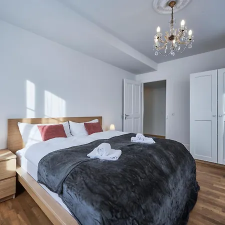 شقة 5, Apartment, Central, Modern, Spacious *