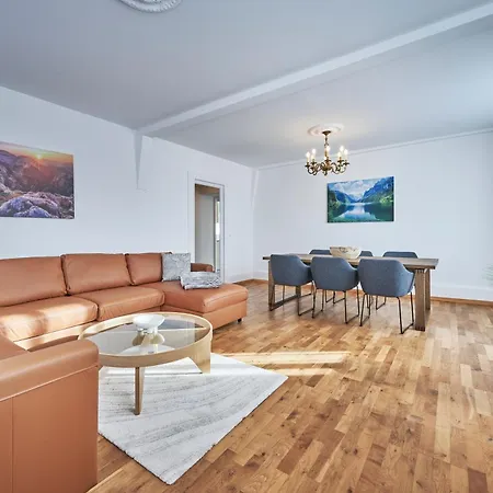 5, Apartment, Central, Modern, Spacious شقة