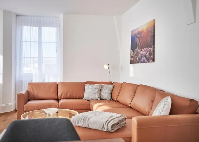 5, Apartment, Central, Modern, Spacious Lägenhet