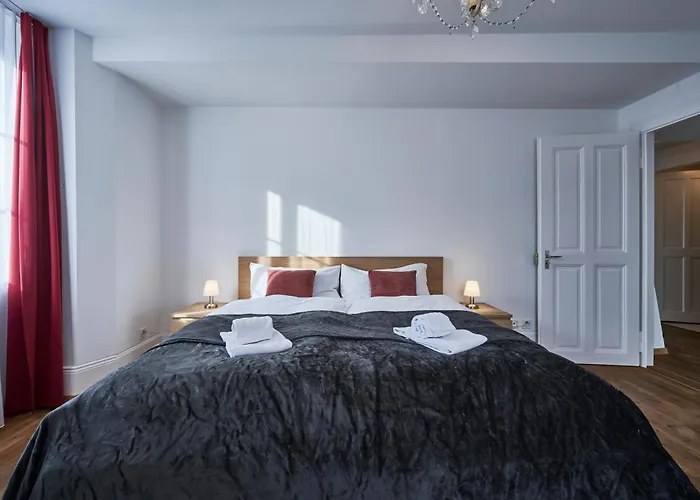 5, Apartment, Central, Modern, Spacious Apartman *