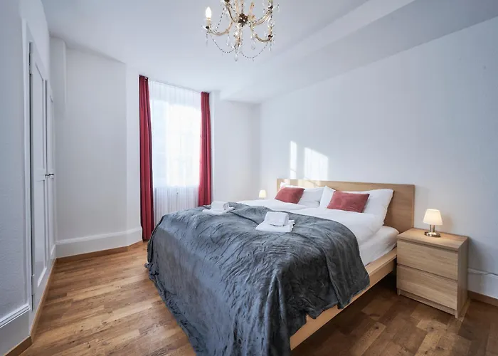 5, Apartment, Central, Modern, Spacious