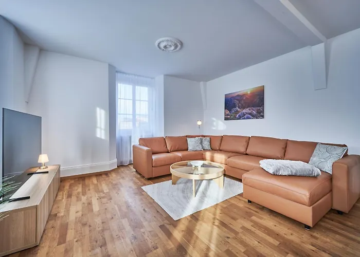 5, Apartment, Central, Modern, Spacious Apartman *